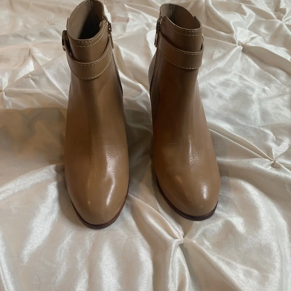 Tory Burch Tan Leather Booties sz 9M